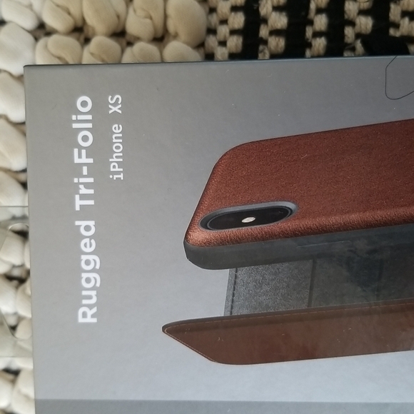 Nomad | Rugged Tri-Folio iPhone XS - Picture 3 of 8